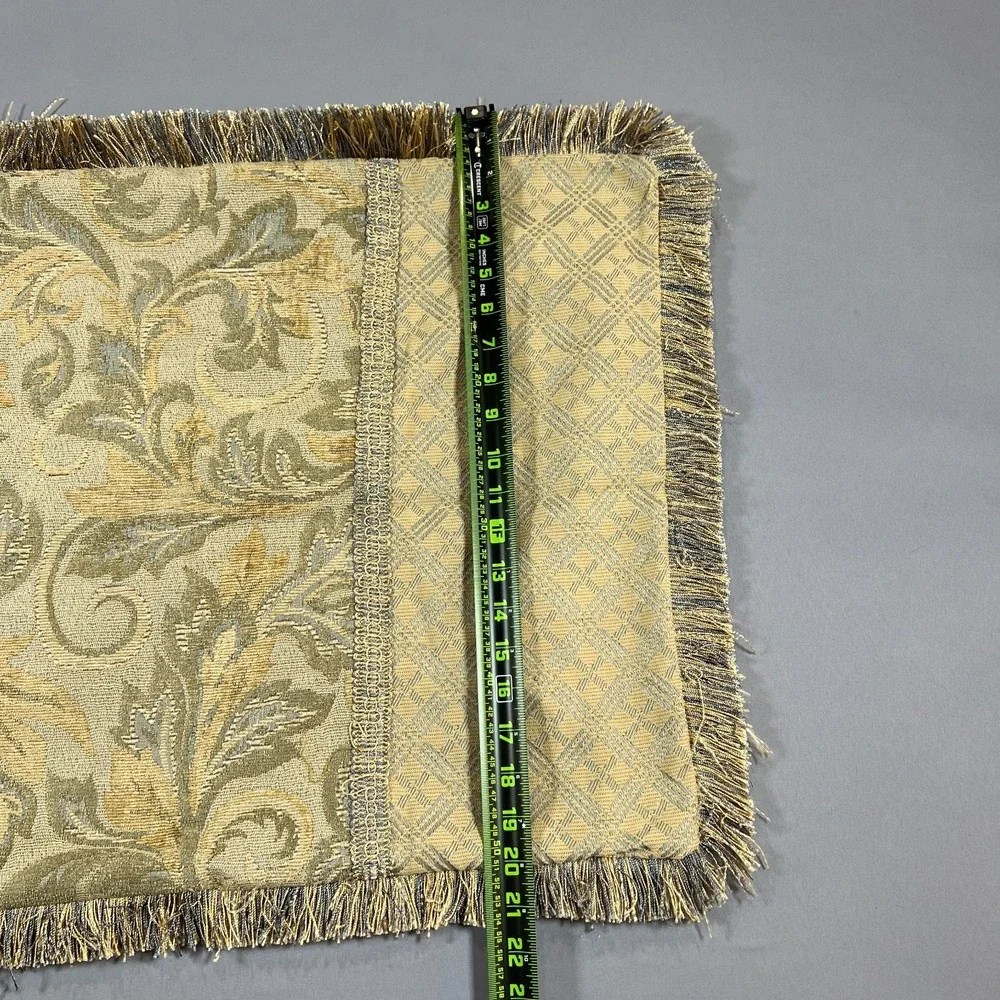 Waterford Table Runner 37